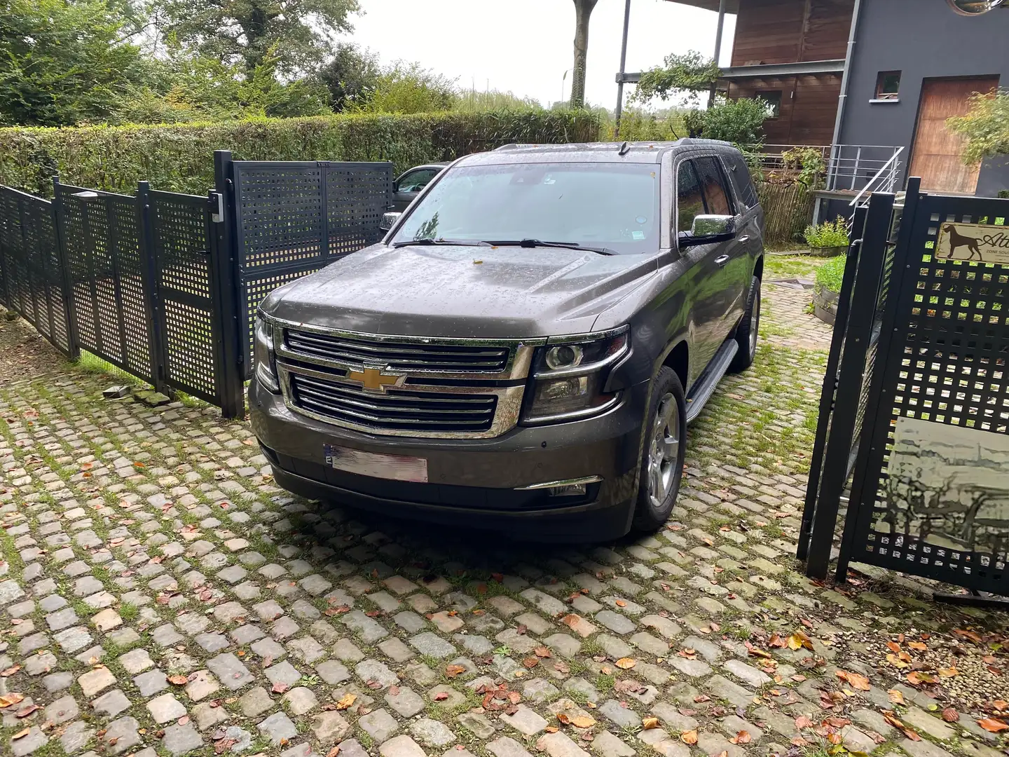 Chevrolet Suburban LTZ Brun - 1