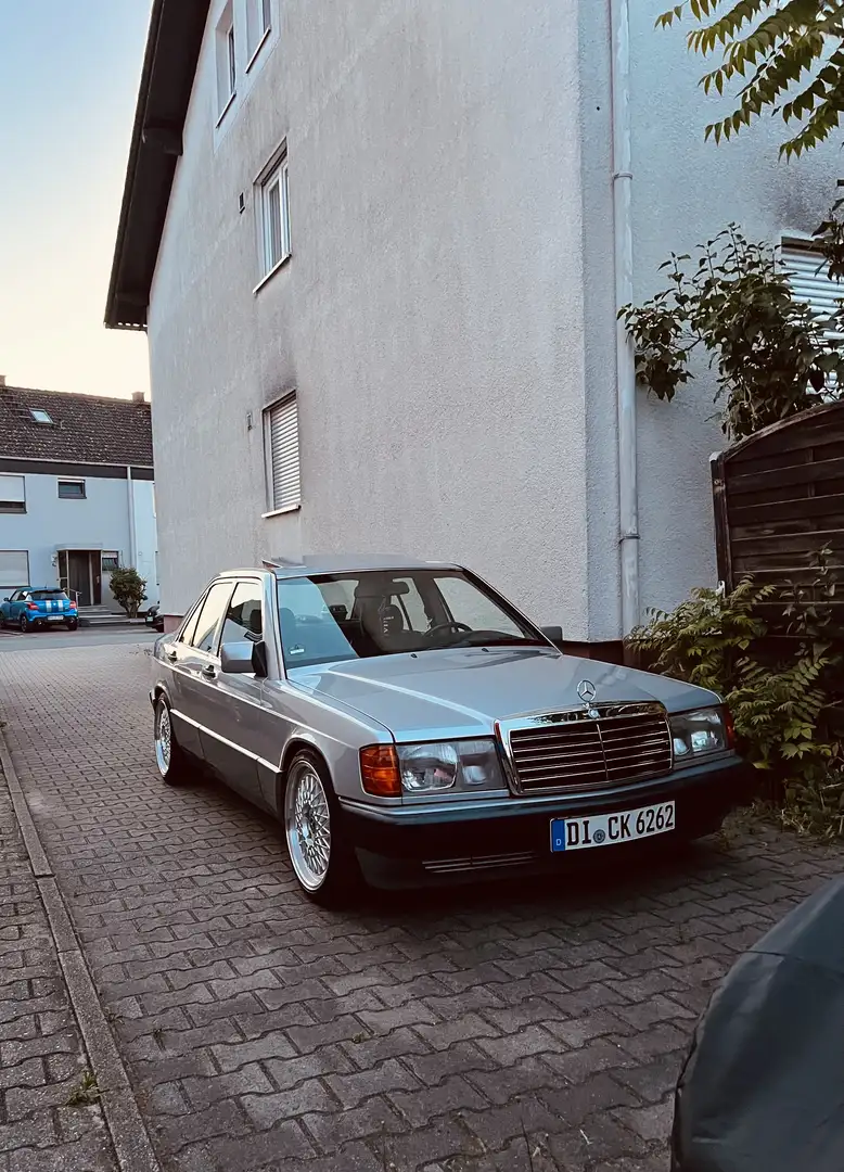 Mercedes-Benz 190 E 2.0 Silber - 1