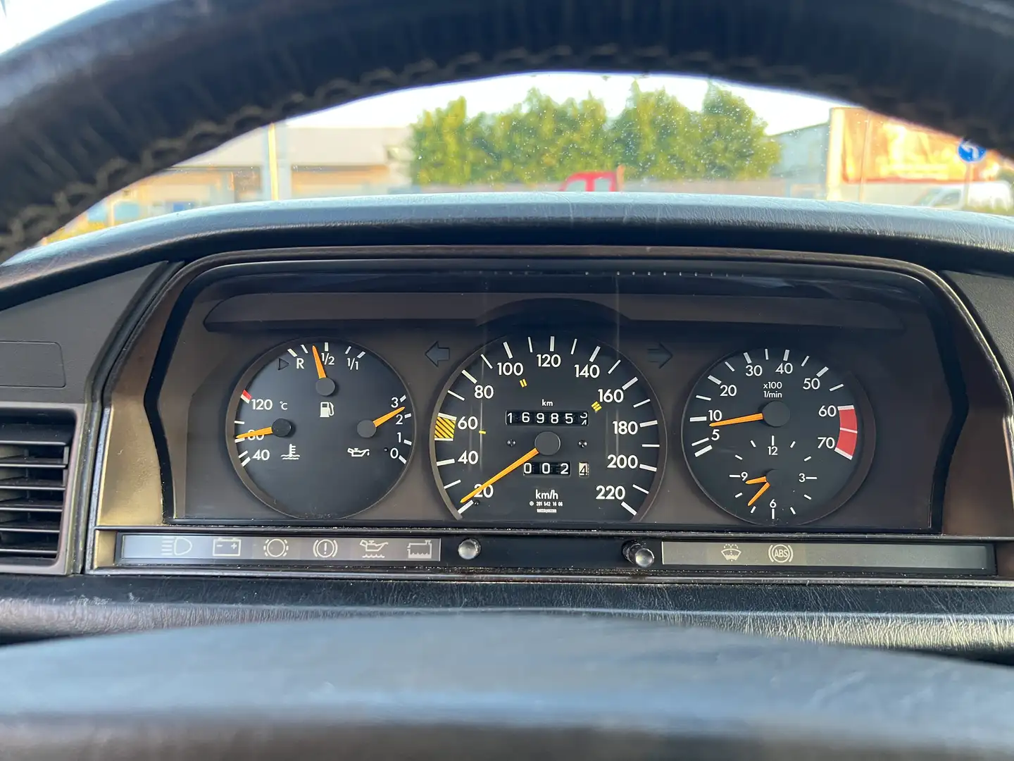 Mercedes-Benz 190 E 2.0 Silber - 2