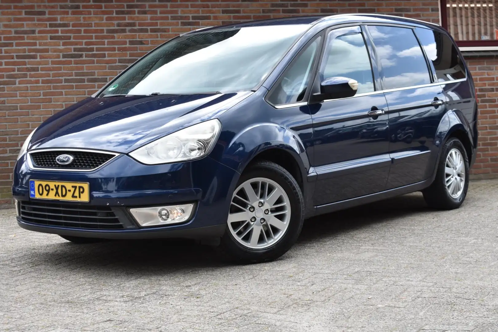Ford Galaxy 2.0-16V Ghia '07 7 Persoons Airco Bleu - 1