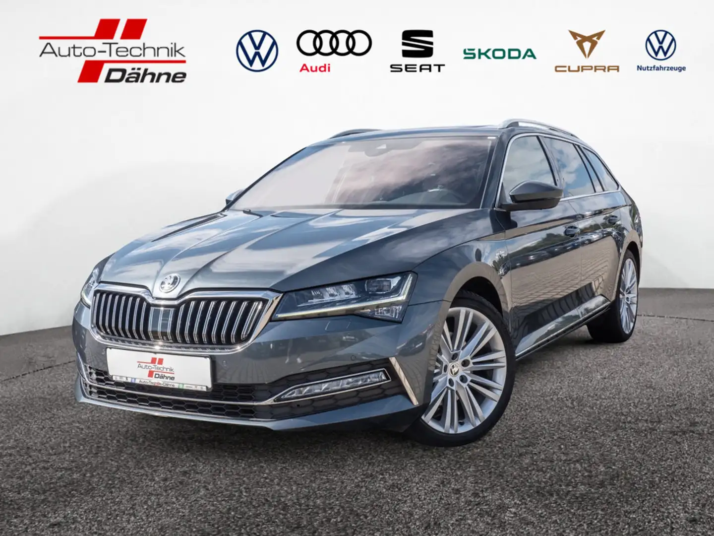 Skoda Superb Combi 2.0 TDI DSG L&K 4x4 PANO 360° Grijs - 1