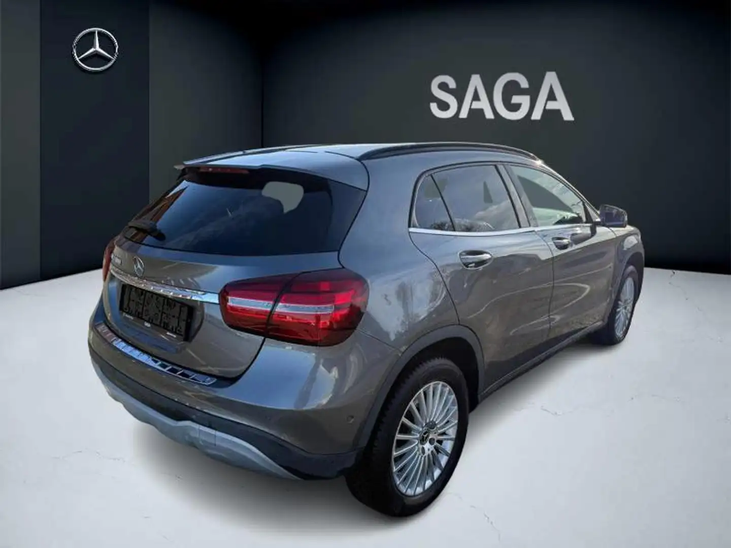Mercedes-Benz GLA 180 Automatique Gris - 2