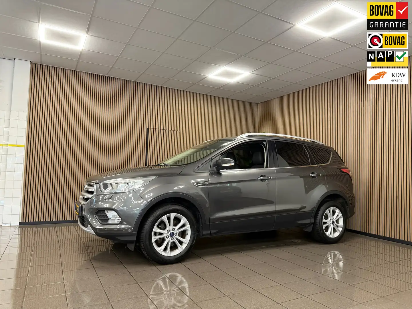 Ford Kuga 1.5 EcoBoost Titanium * Trekhaak / Navigatie / Cam Grijs - 1
