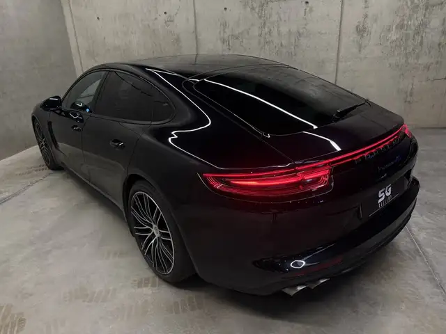 Porsche Panamera view 4