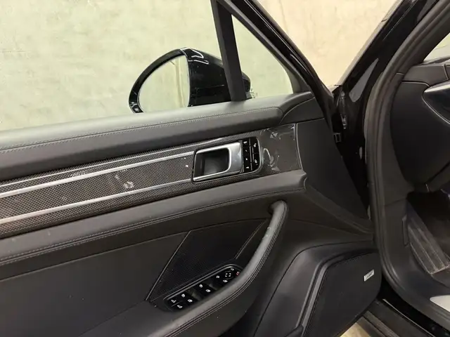 Porsche Panamera view 10