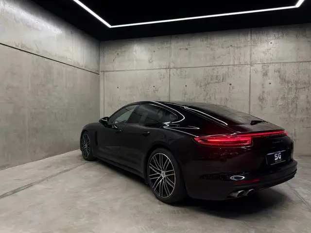 Porsche Panamera view 3