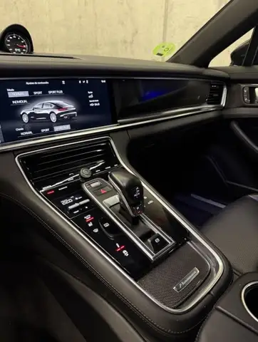 Porsche Panamera view 13