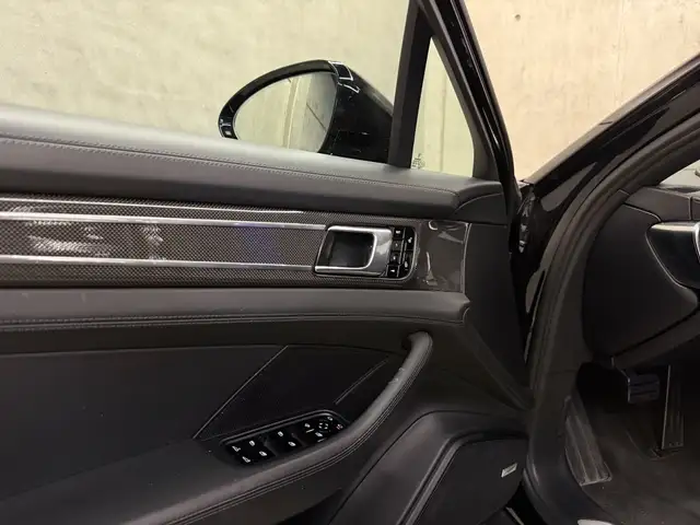 Porsche Panamera view 7