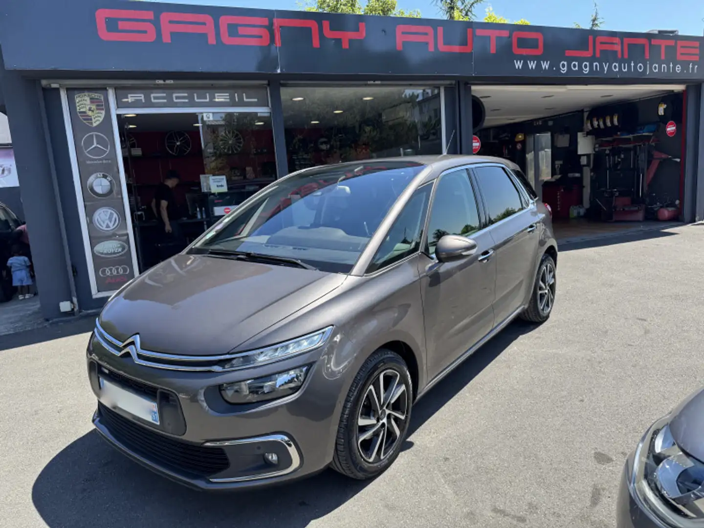 Citroen C4 Picasso PURETECH 130CH FEEL S\u0026S EAT6 BOITE AUTOMATIQU Brown - 1