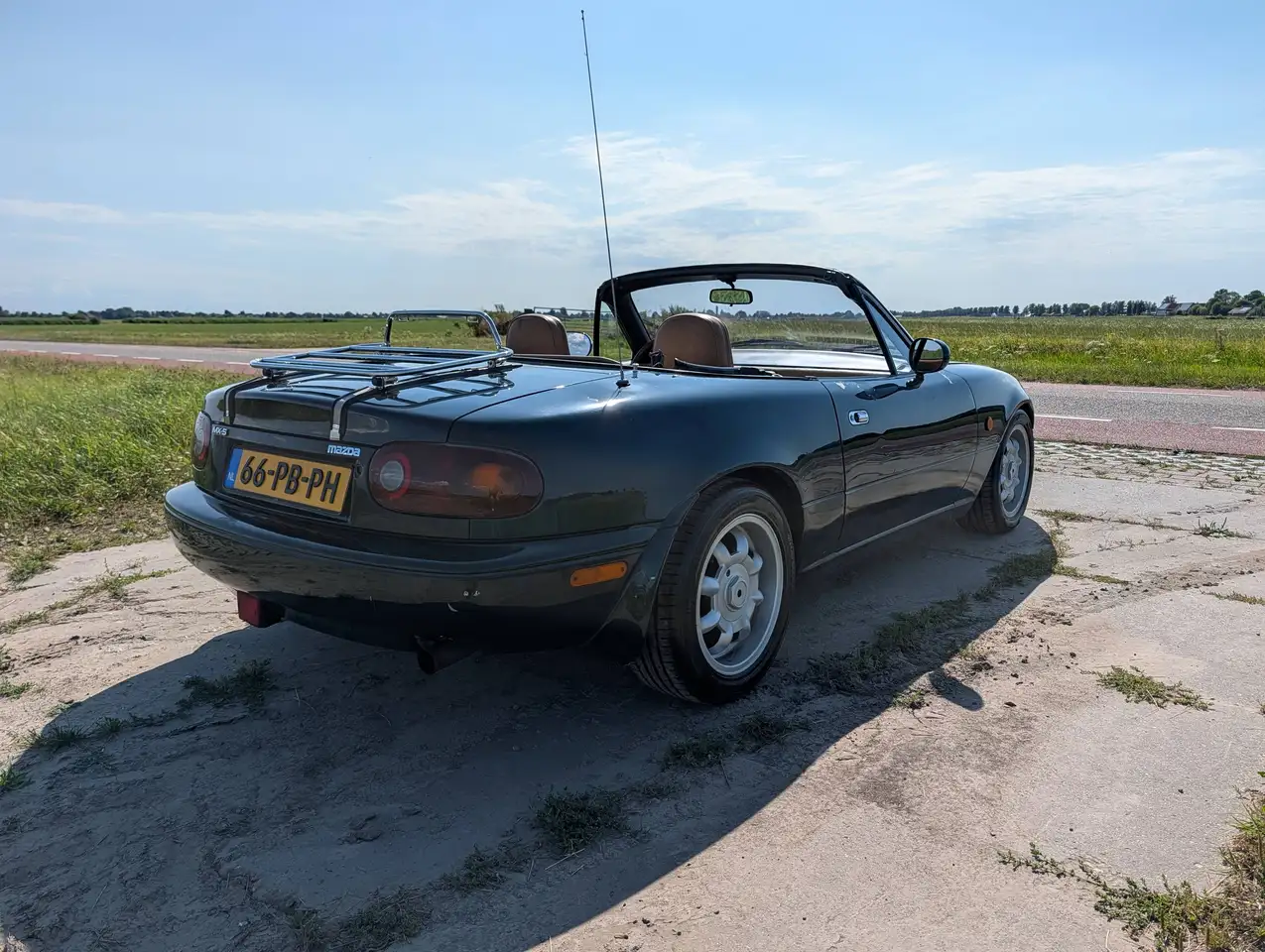 Mazda MX-5 1.6i-16V, foto 4