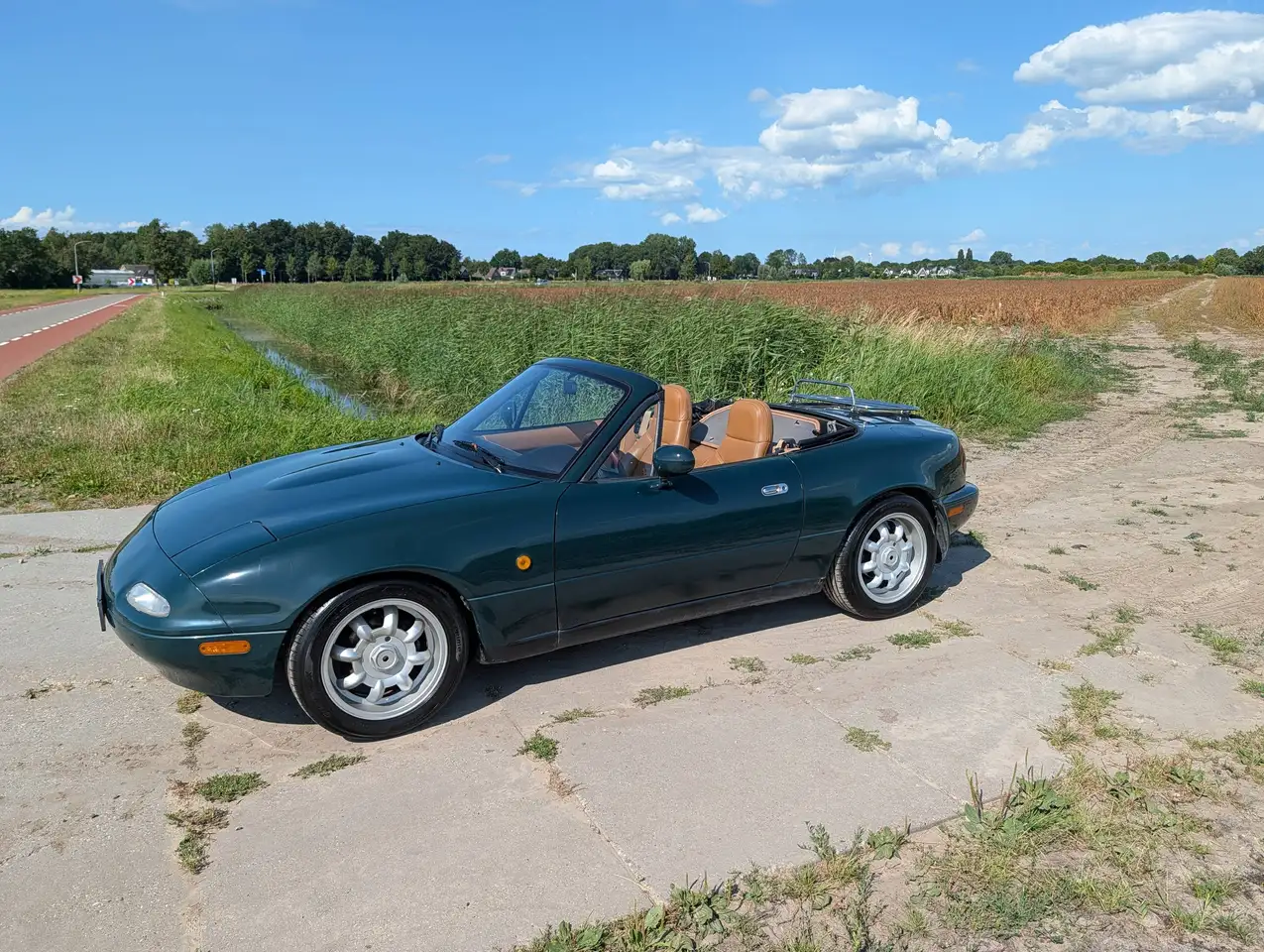 Mazda MX-5 1.6i-16V, foto 2