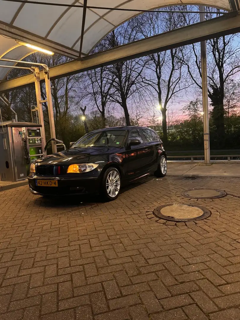 BMW 116 116i Business Line Zwart - 2