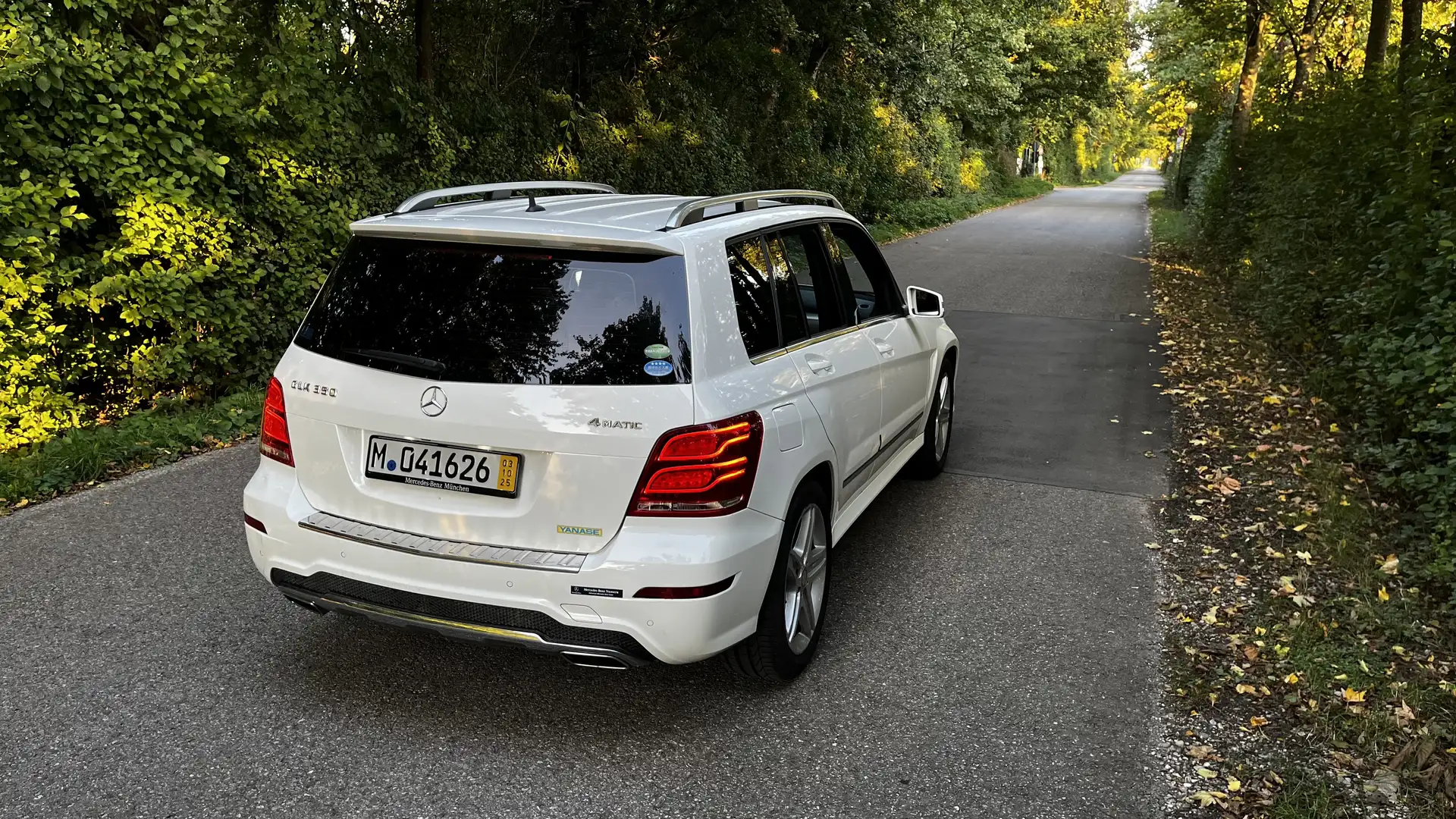 Mercedes-Benz GLK 350 360 Kamera, AMG Paket, TÜV neu, Exclusive Zustand Weiß - 2