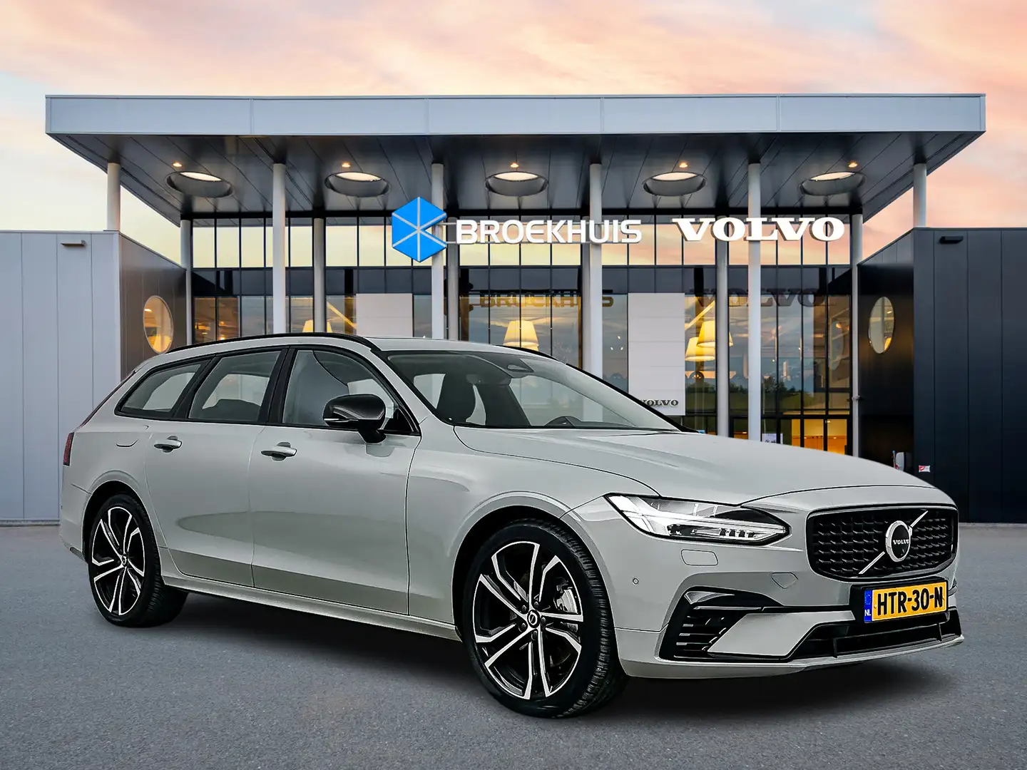 Volvo V90 T8 Recharge Ultra Dark | 20" | Luchtvering | Trekh Grau - 2