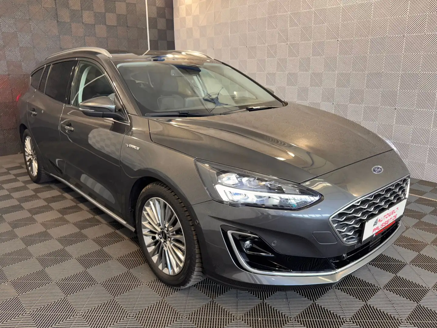 Ford Focus Tu.*Vignale*B&O*LED-R.KAM-ACC-TOTW-AHK-17" Gris - 1