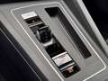Volkswagen Golf 1.5 eTSI R-Line Pano/Matrix/Blindspot/Camera Bianco - thumbnail 17
