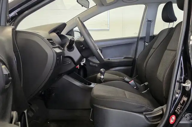 Kia Picanto view 8
