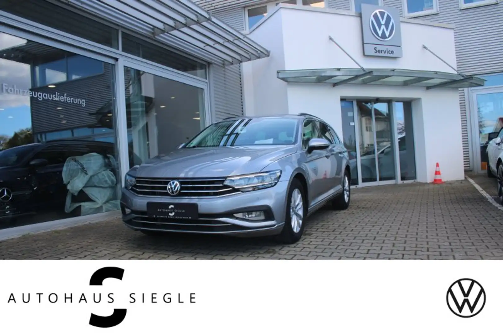Volkswagen Passat Variant 1.5 TSI Business DSG Navi LED ACC AHK Alu App-Con Silber - 1