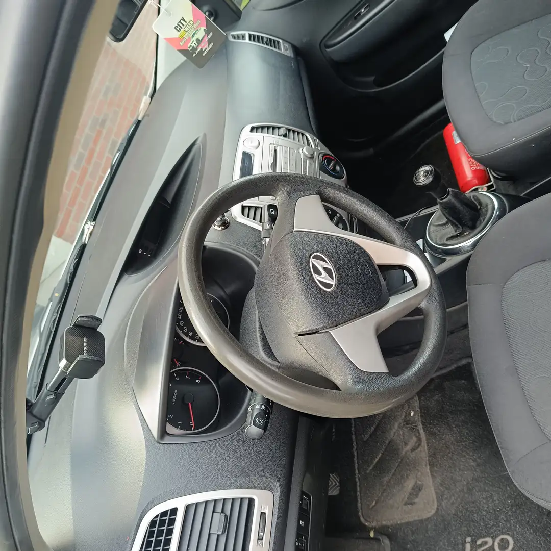 Hyundai i20 i20 1.2i Comfort Argent - 2