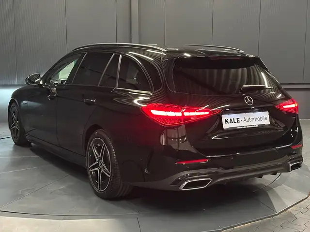 Mercedes-Benz 300 view 3