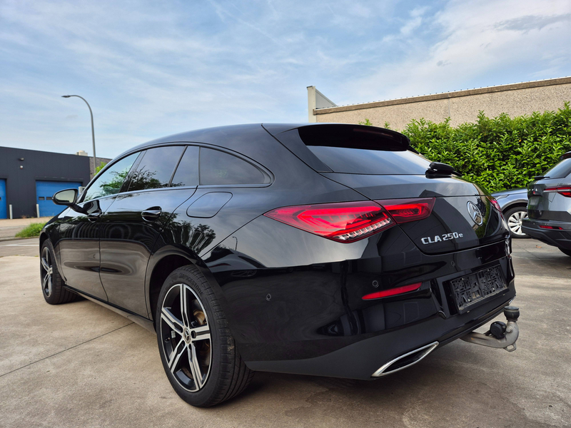 Mercedes-Benz CLA 250 e PHEV // HYBRID // 2023 !! — photo 8