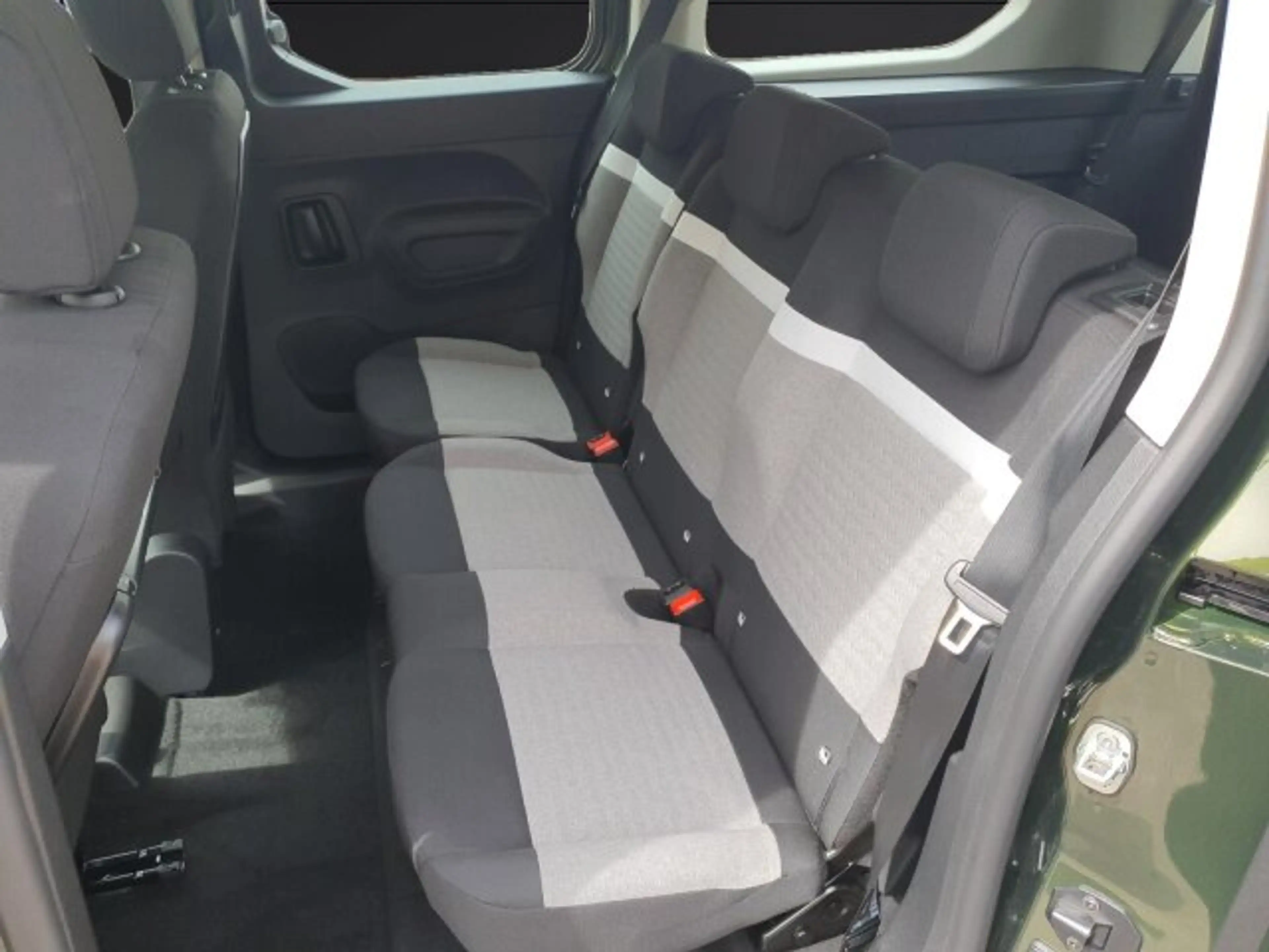Citroen Berlingo Berlingo XL Plus 1.5D 130 +180°Kamera+FSH+SHZ+ — photo 14