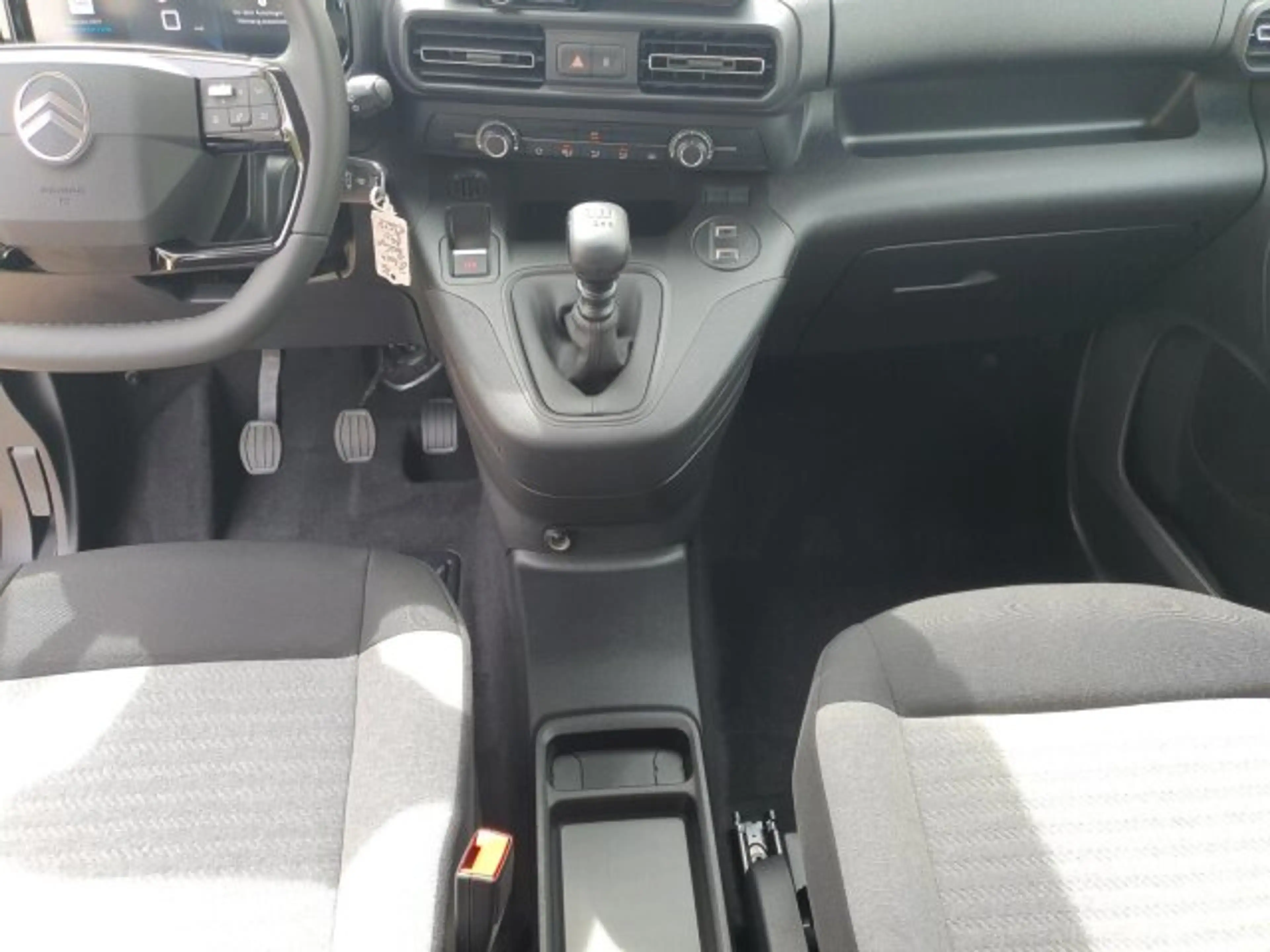 Citroen Berlingo Berlingo XL Plus 1.5D 130 +180°Kamera+FSH+SHZ+ — photo 13