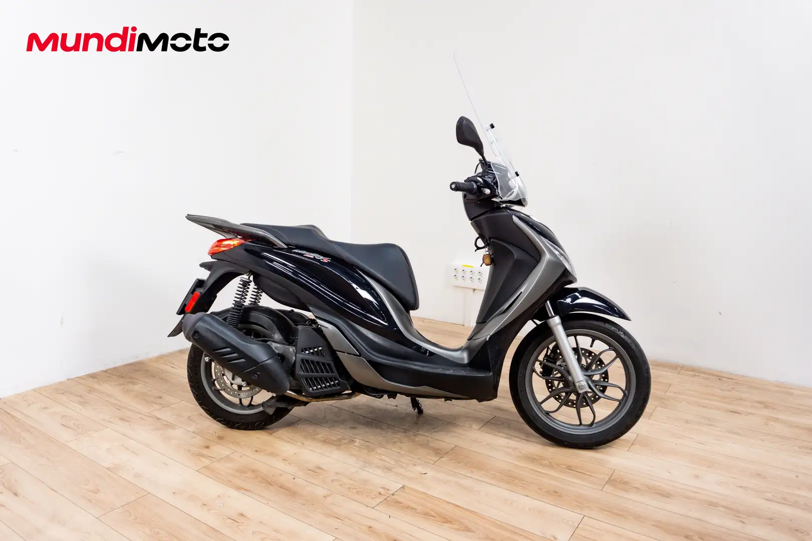 Piaggio Medley 150 - 1