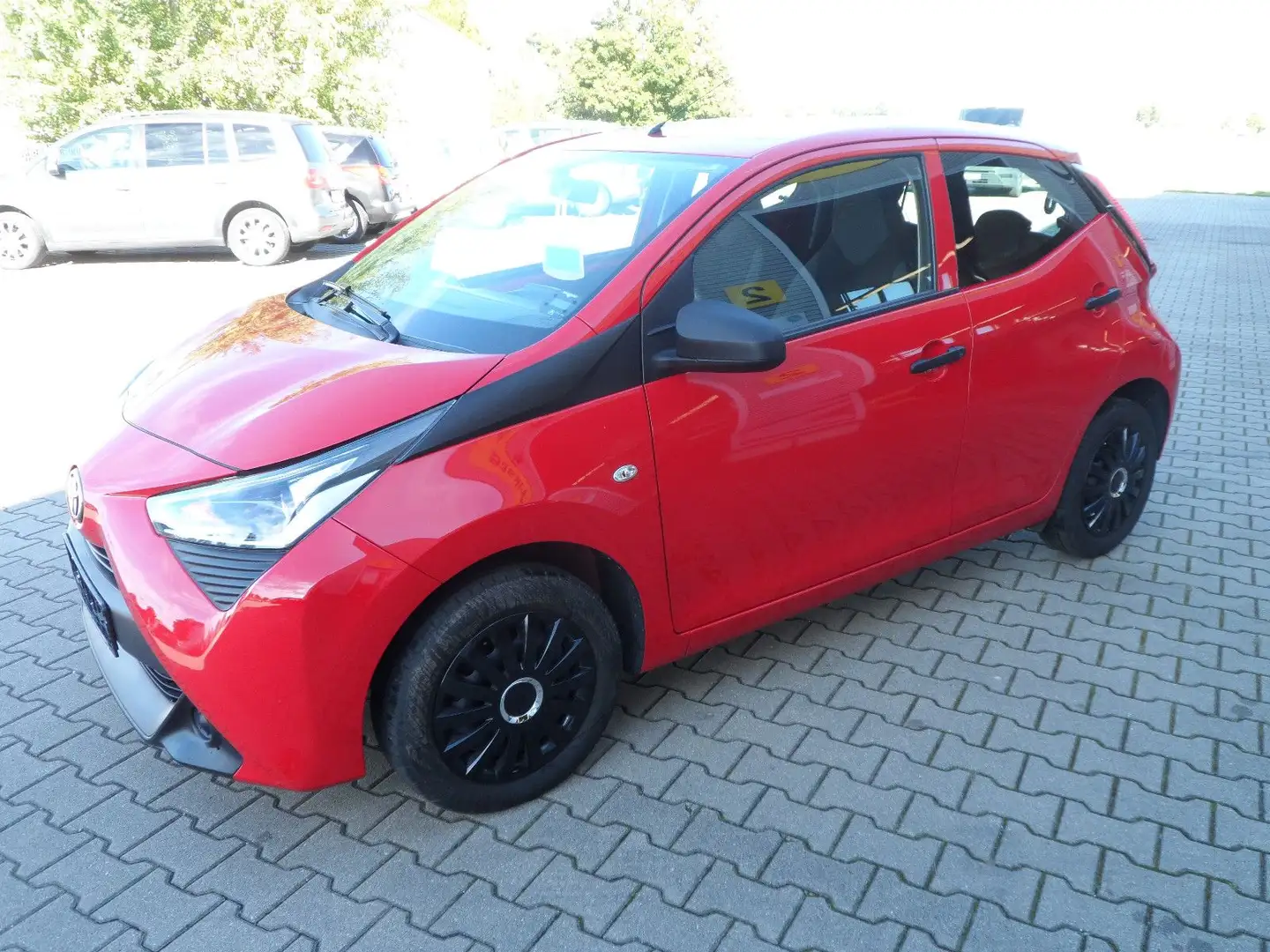 Toyota Aygo AYGO x/Klima/5 Türig/SHG/TÜV neu/ Rot - 2