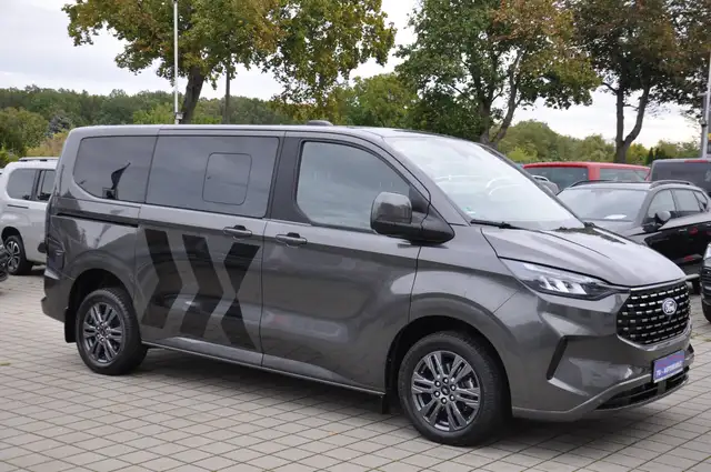 Ford Tourneo Custom Tourneo Custom 320 L1 Titanium 4x4 Vanexxt Camper Küche Bett Tisch Automatik LED StandHZ R.Kamera ACC 1.Hand Garantie