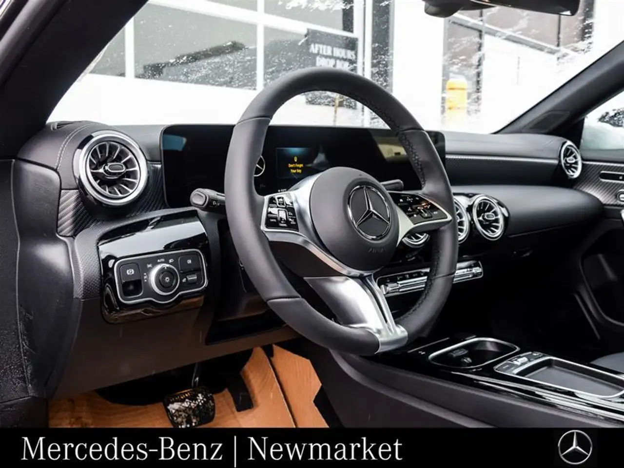 Mercedes-Benz CLA снимка Mercedes-Benz CLA