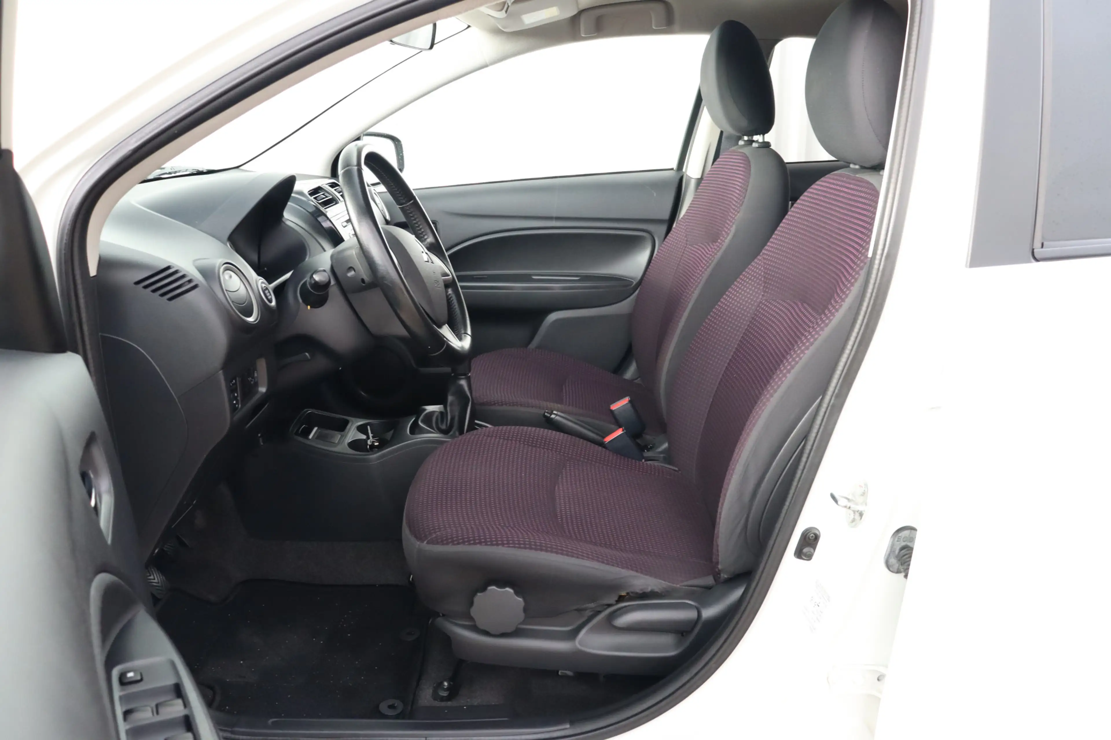 Mitsubishi Space Star 1.2 Intense+ | Climate Control | Keyless | Radio-c — photo 7