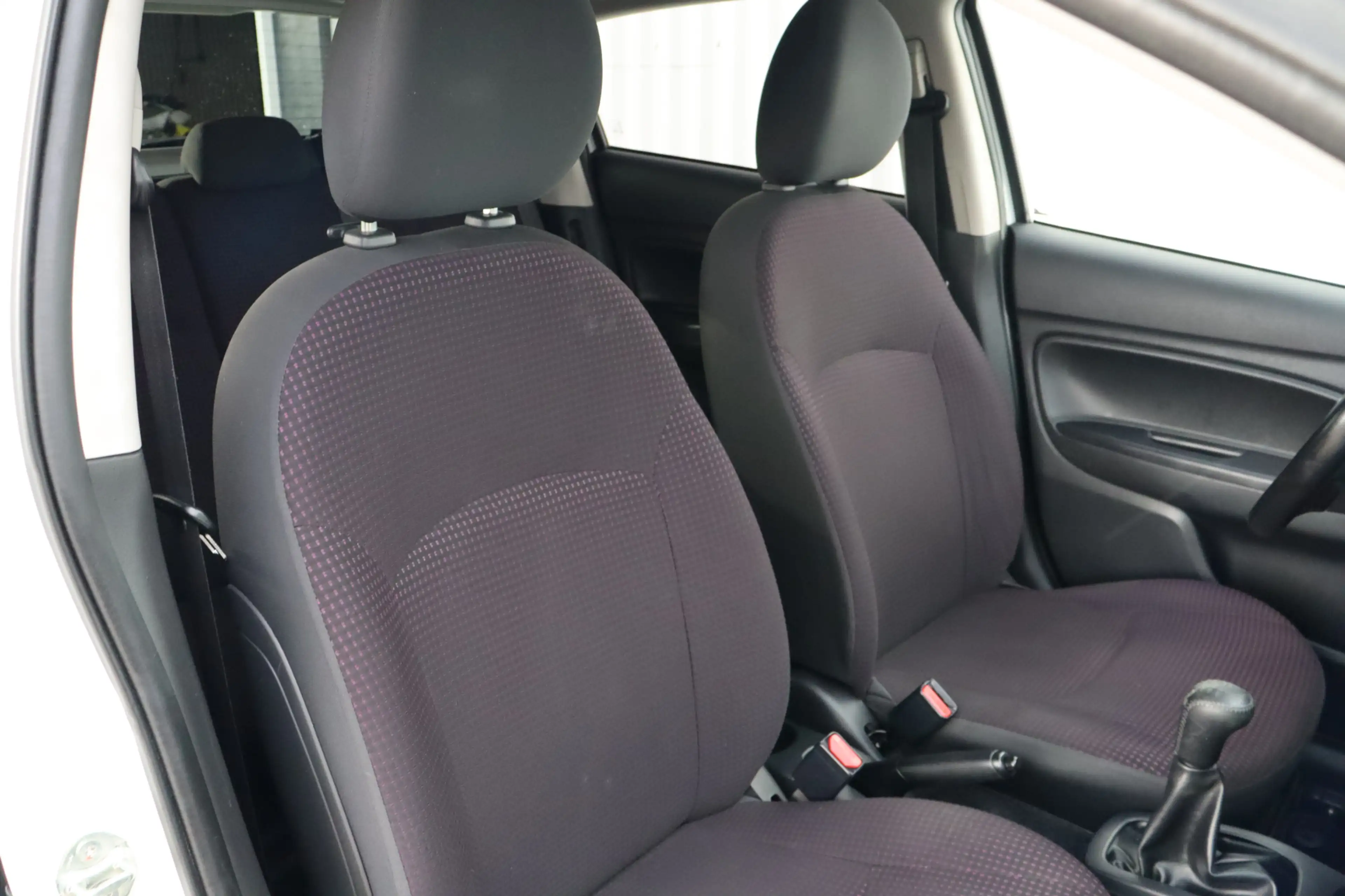 Mitsubishi Space Star 1.2 Intense+ | Climate Control | Keyless | Radio-c — photo 12
