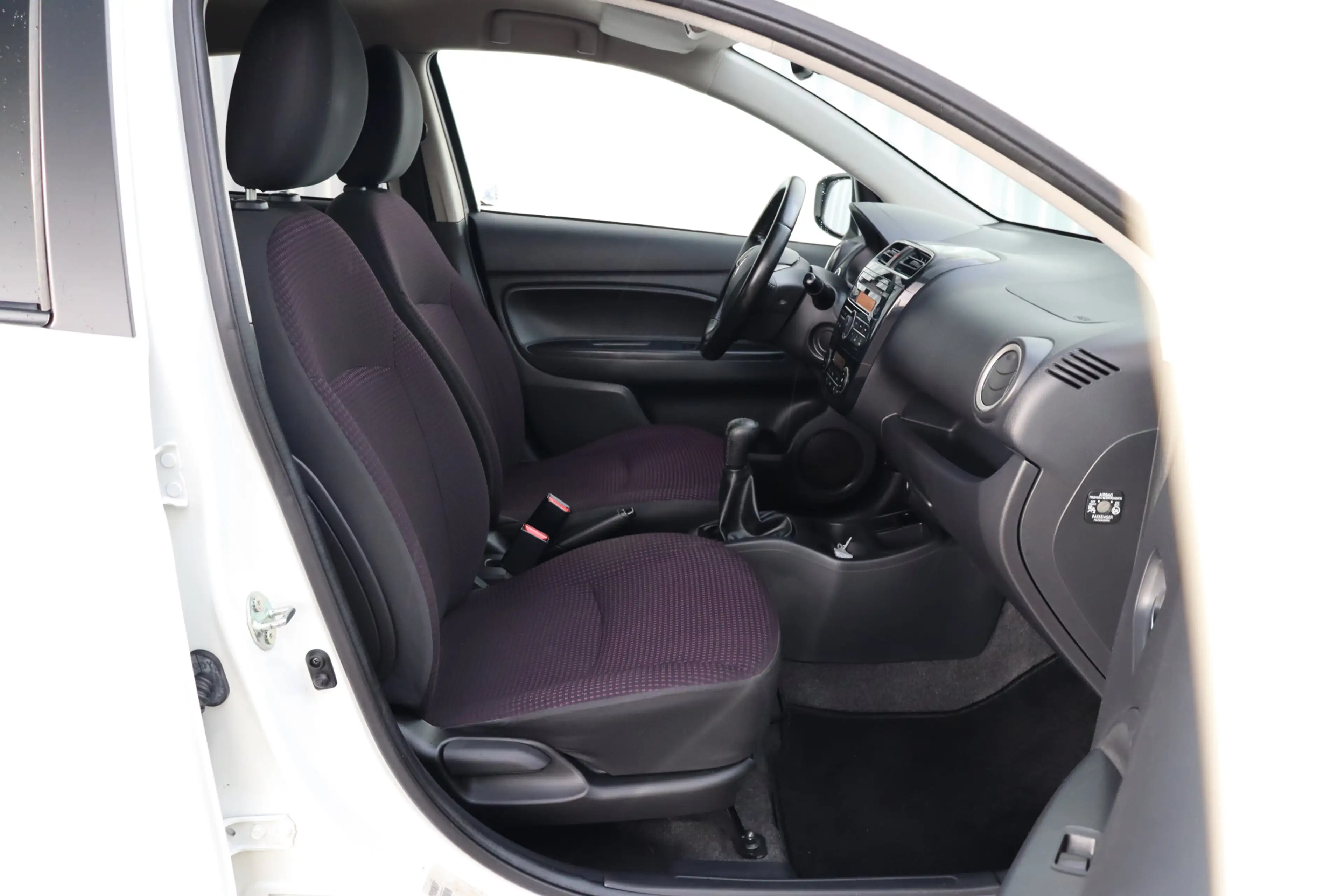 Mitsubishi Space Star 1.2 Intense+ | Climate Control | Keyless | Radio-c — photo 11
