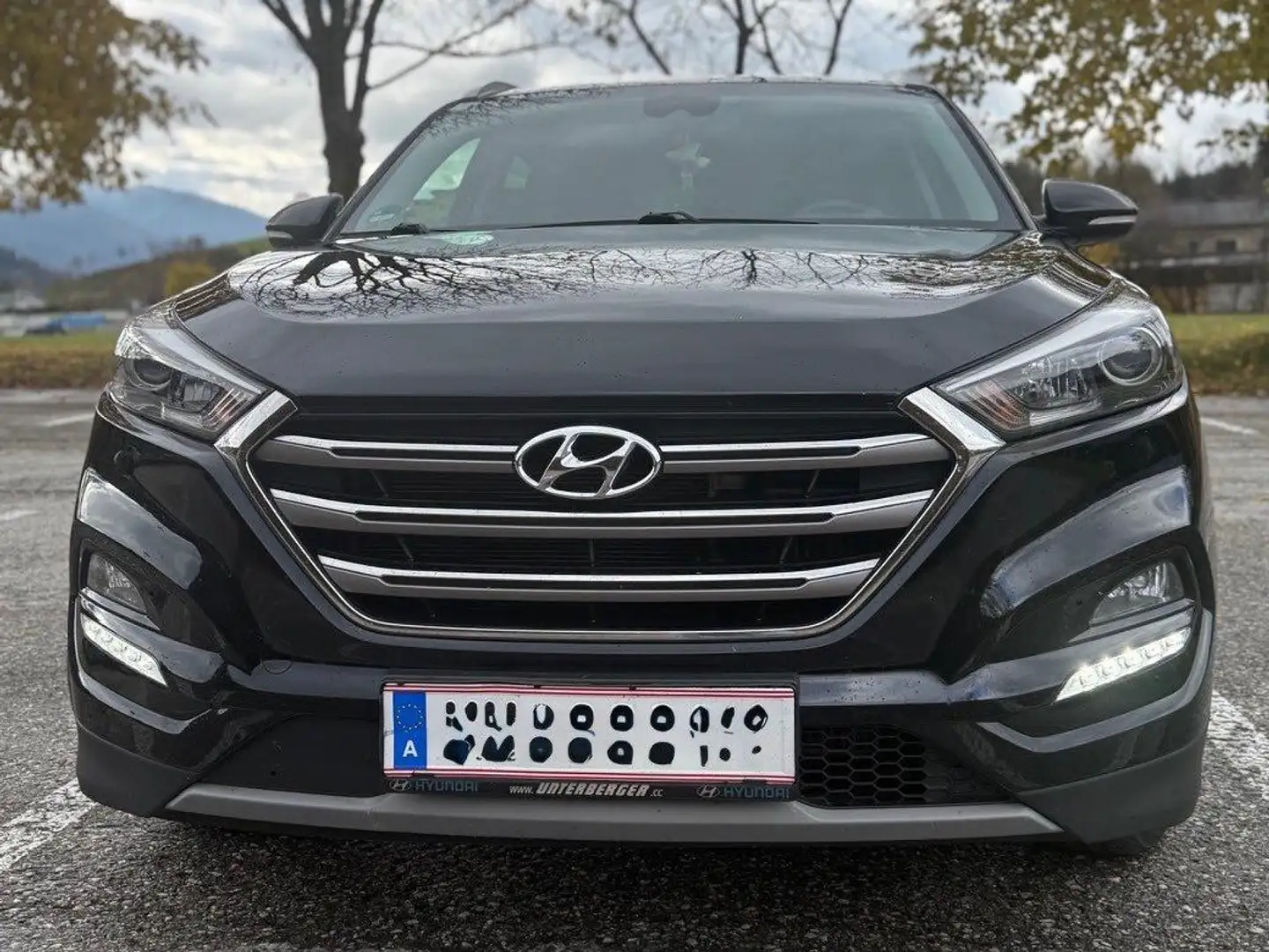 Hyundai TUCSON Tucson Business 1,7 CRDI 2WD DCT 885kb Schwarz - 1