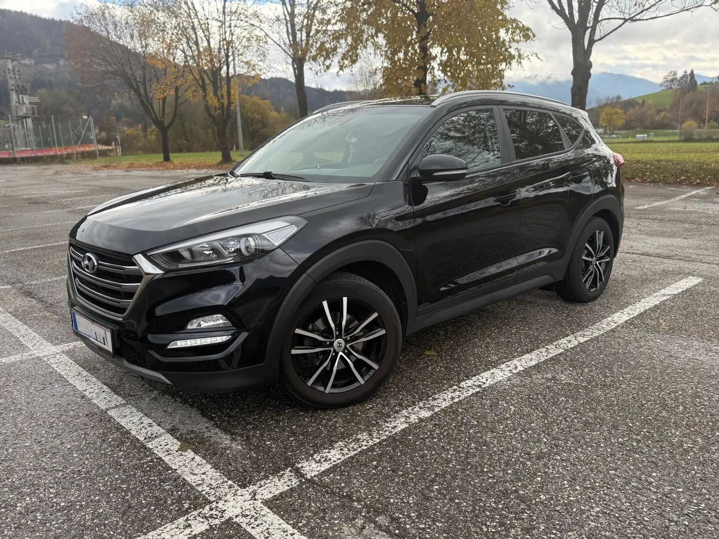 Hyundai TUCSON Tucson Business 1,7 CRDI 2WD DCT 885kb Schwarz - 2