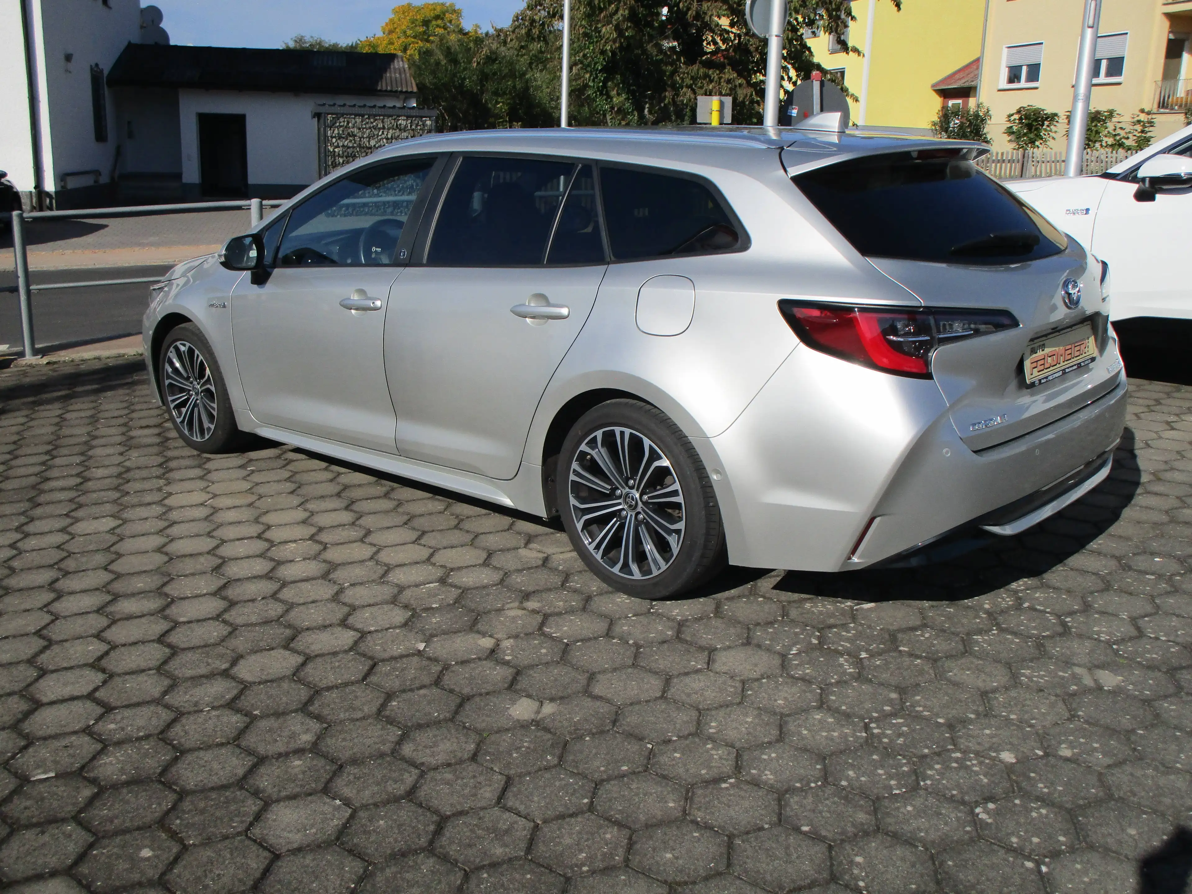 Toyota Corolla Corolla Touring Sports Hybrid 2.0 Hybrid Touring Sports Team Deutschland — photo 2