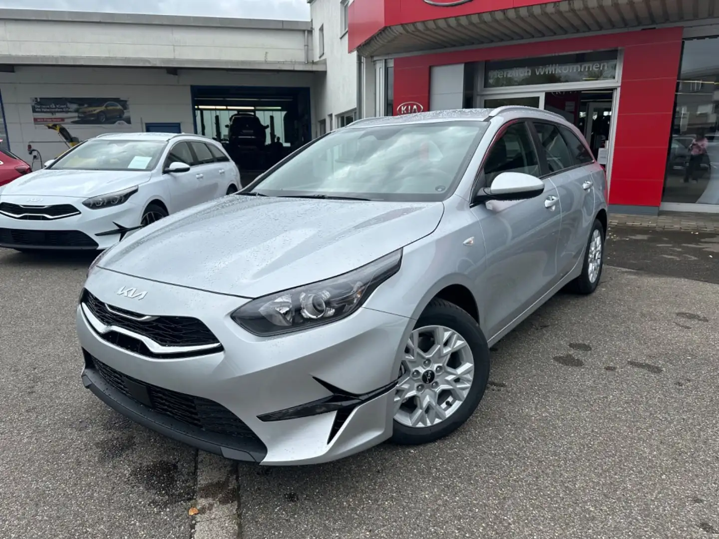 Kia Ceed SW / cee'd SW Ceed SW 1.5 T-GDI DCT7 OPF Vision KOMF Silber - 1