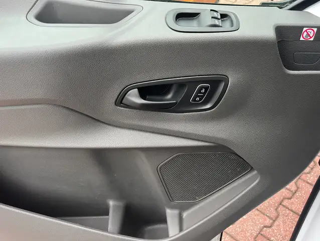 Ford Transit view 7