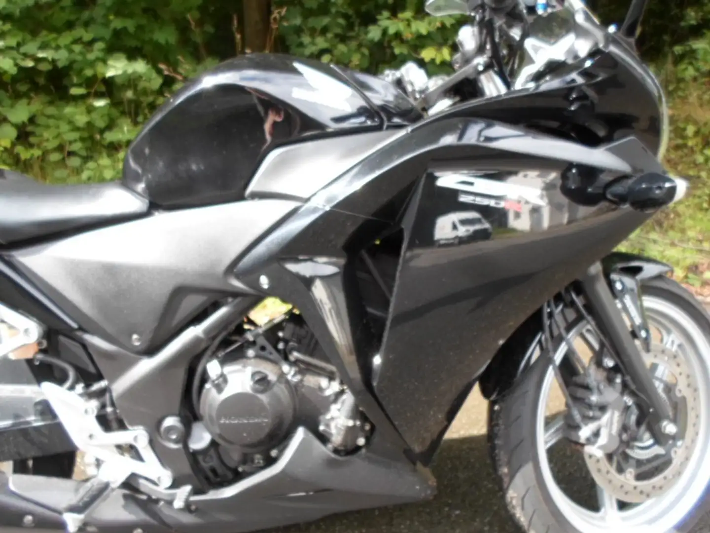 Honda CBR 250 R Tiefergelegt Schwarz - 2