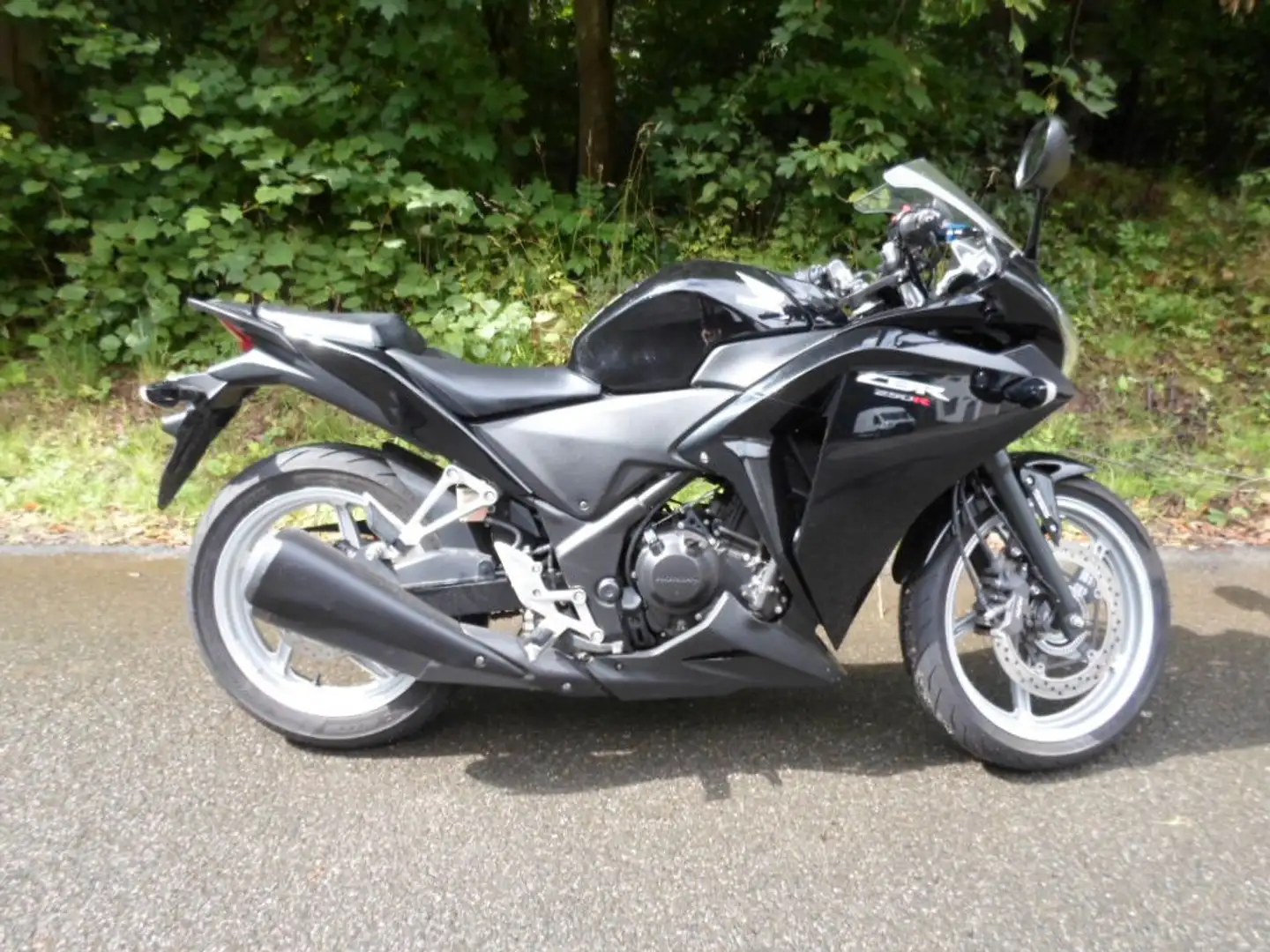 Honda CBR 250 R Tiefergelegt Czarny - 1