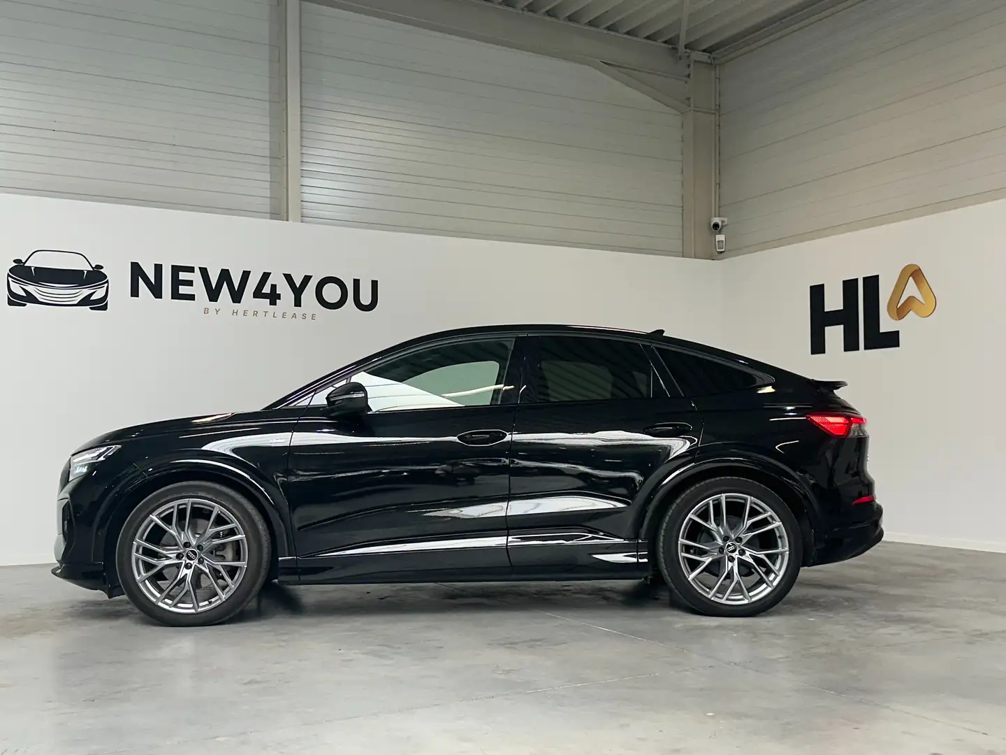 Audi Q4 e-tron Sportback e-tron 45 Quattro S-line Zwart - 2