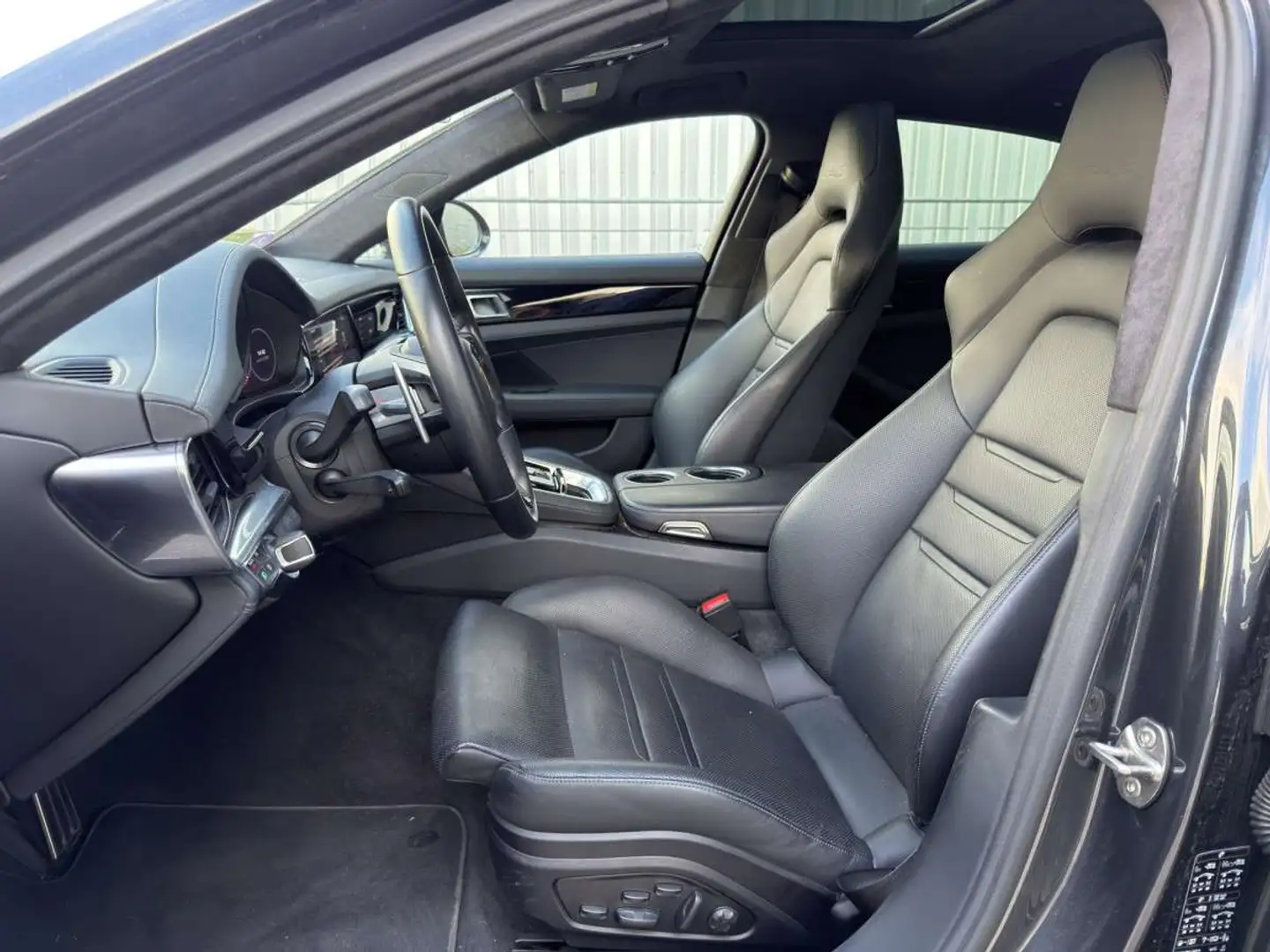 Porsche Panamera Turbo S E-Hybrid Gris - 2