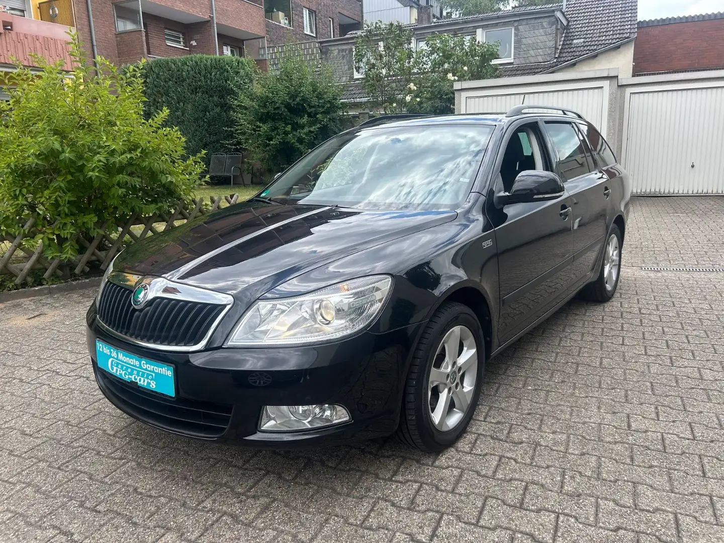 Skoda Octavia Combi Family, NAVI, XENON, AHK Schwarz - 1