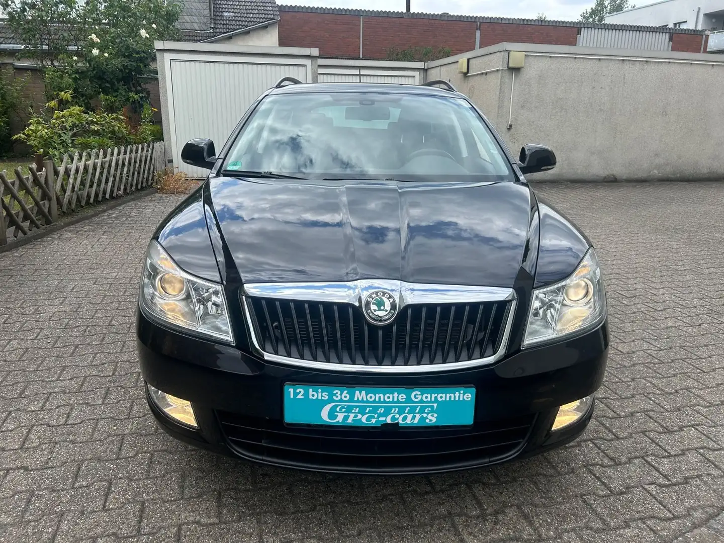 Skoda Octavia Combi Family, NAVI, XENON, AHK Schwarz - 2