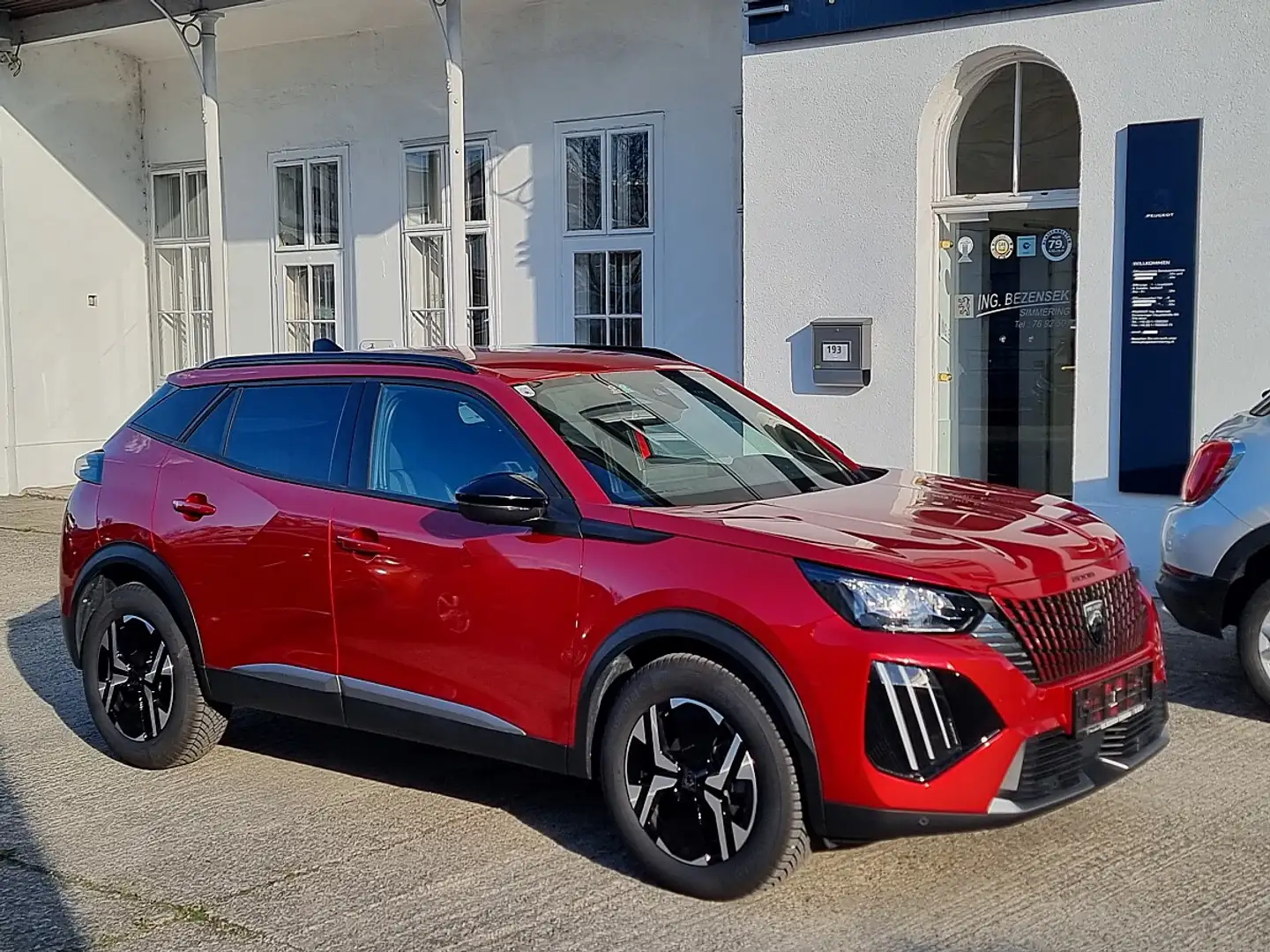 Peugeot 2008 PureTech 130 S&S Allure EAT6 Rot - 2