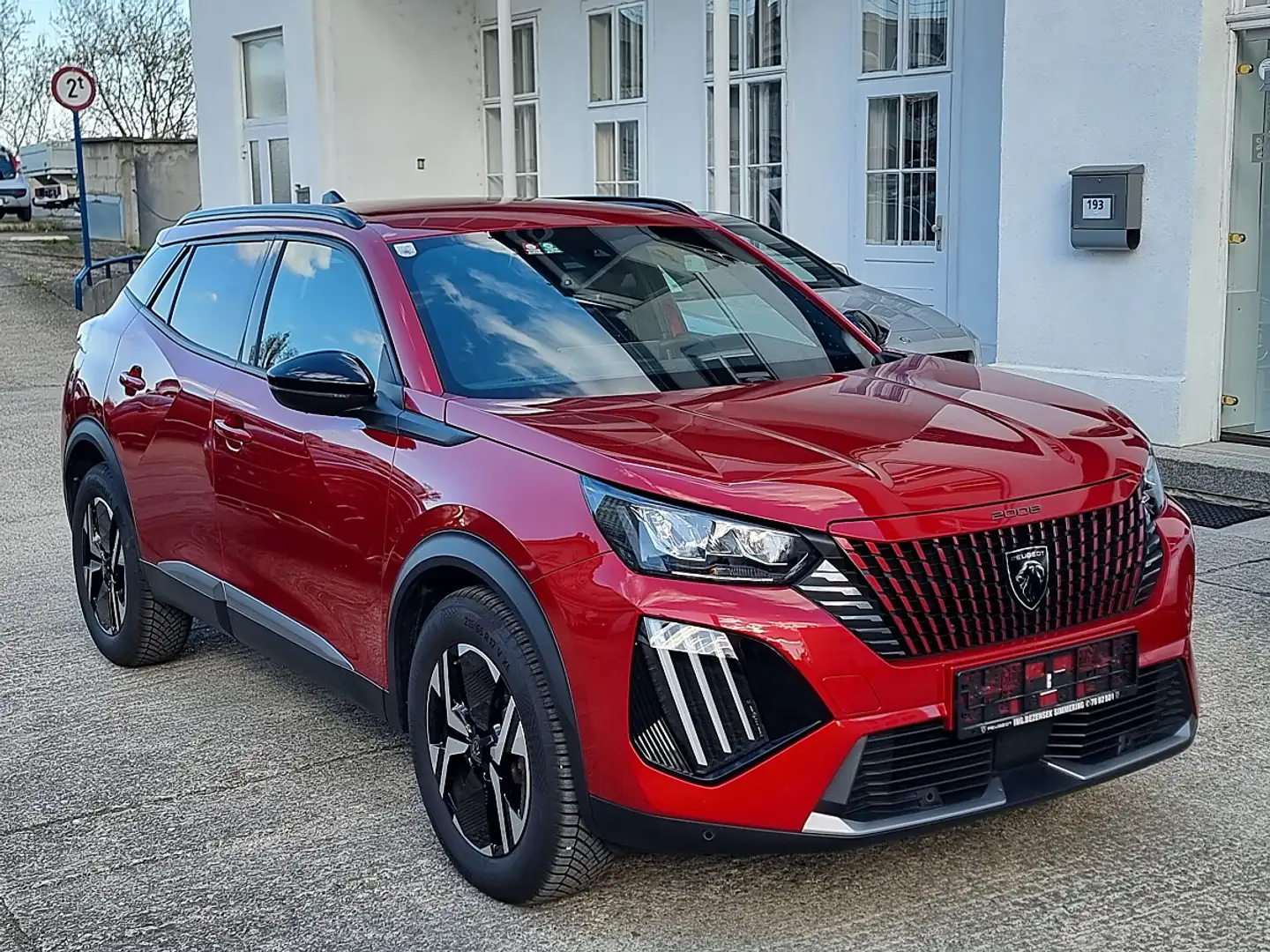 Peugeot 2008 PureTech 130 S&S Allure EAT6 Rot - 1