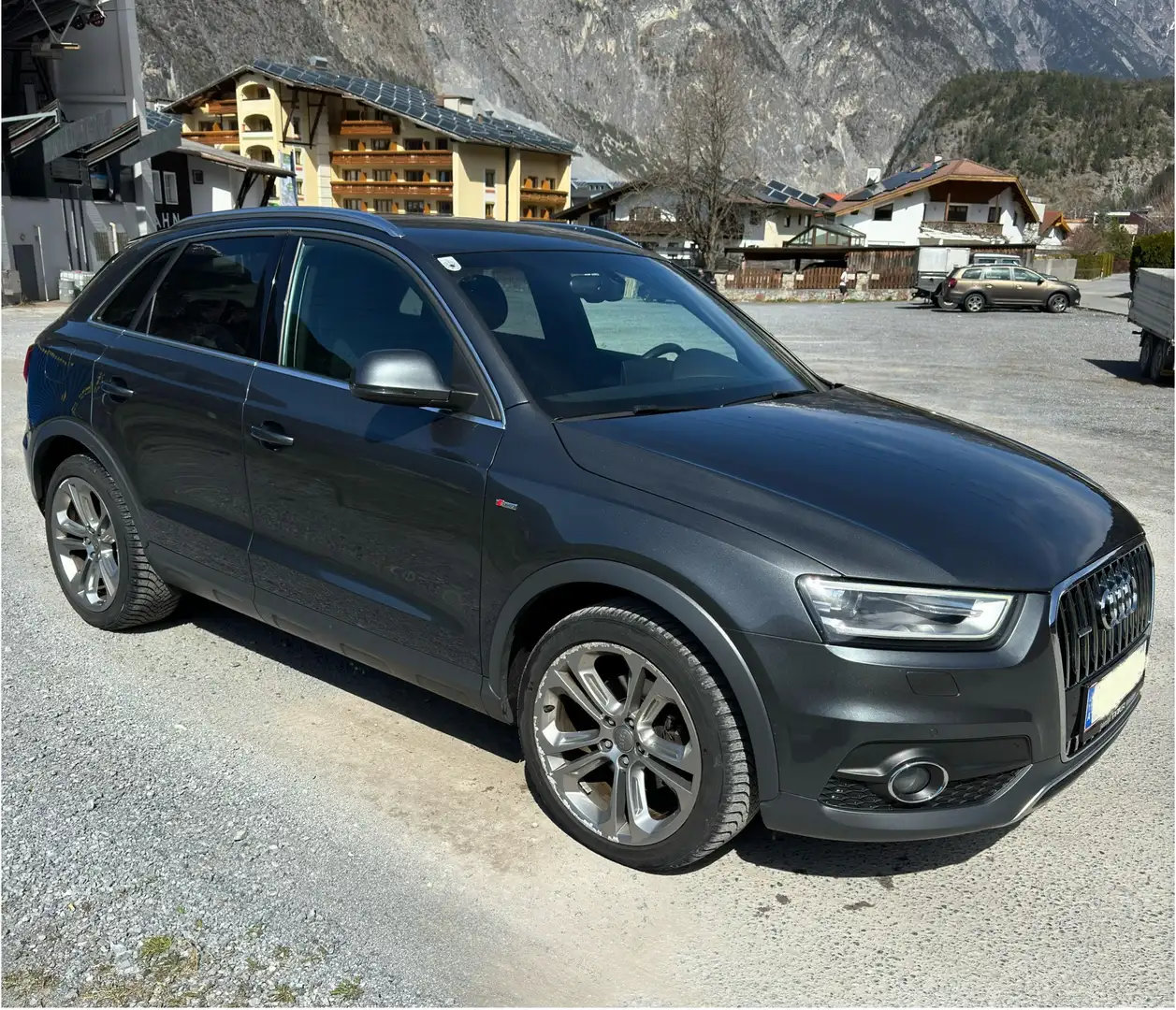 Audi Q3 2,0 TDI quattro Style S-tronic - 2