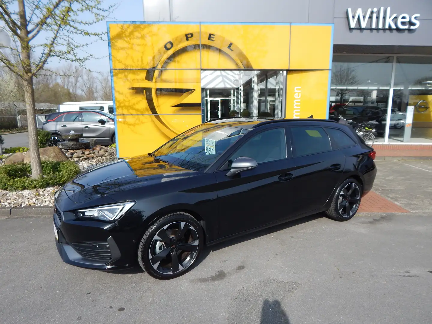 CUPRA Leon ST *nur 7500 km; Panoramadach; viele Extras* Noir - 1