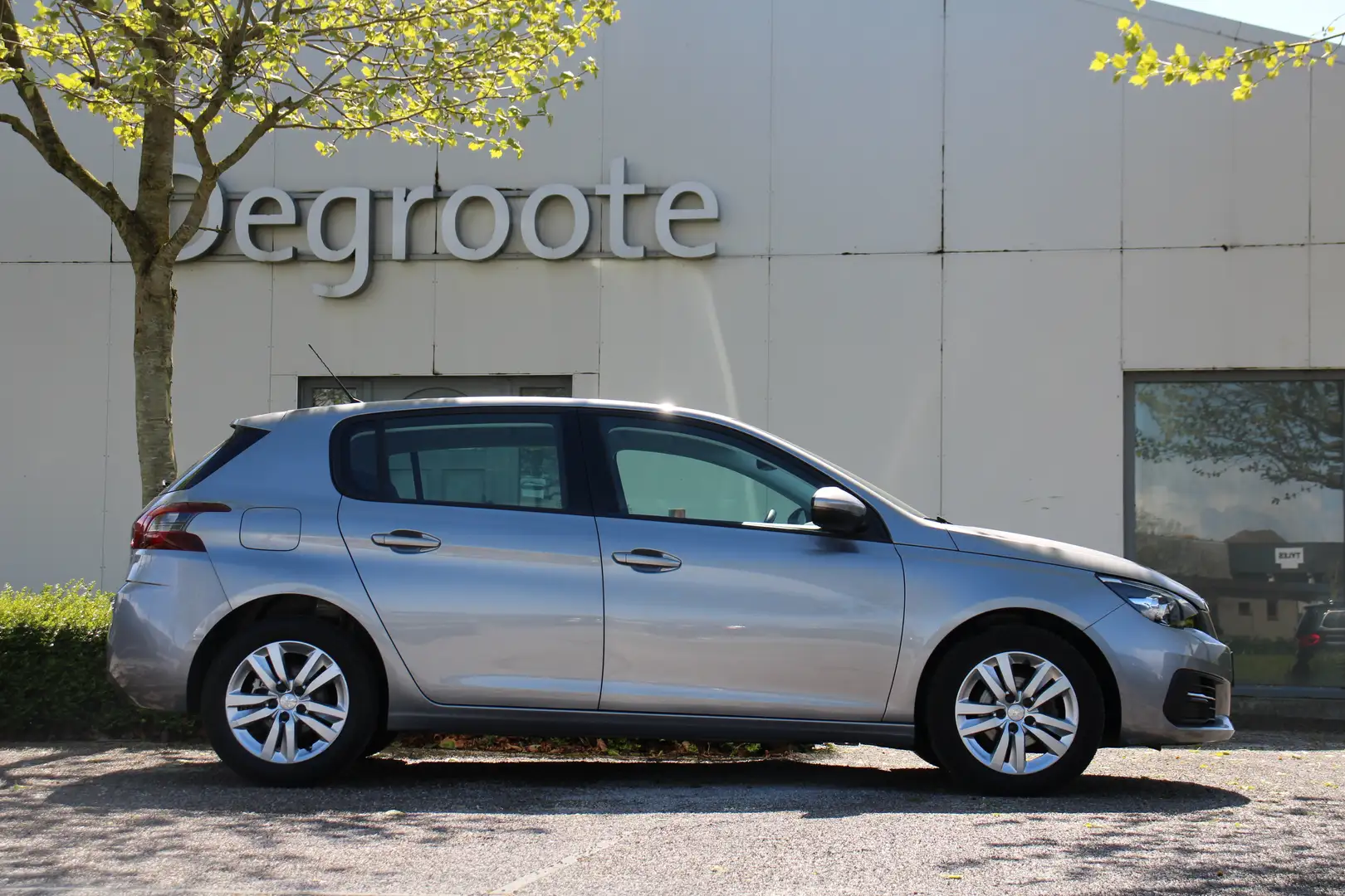 Peugeot 308 FaceLift 1.2T Active MT6 *NAVI*APPLE/ANDROID* Grey - 2